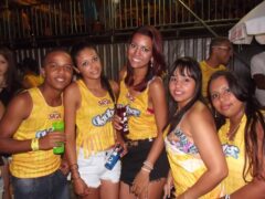 Oktober 10 Anos